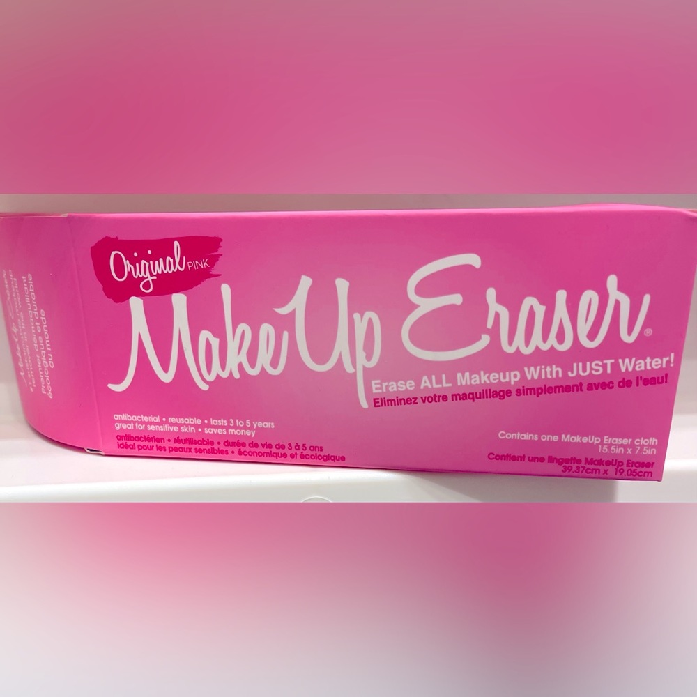 BRAND NEW makeup eraser cloth in pink!
